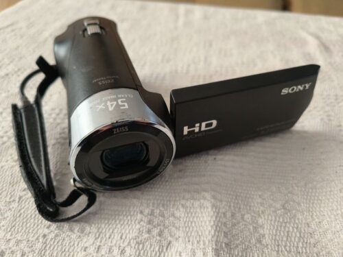 Sony HDR-CX240E HandyCam HD Digital Camcorder